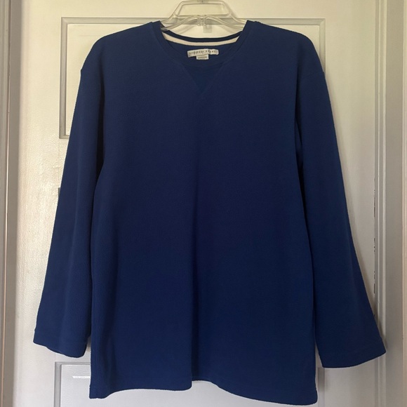 Geoffrey Beene Other - Geoffrey Beene Blue V-Neck Sweater